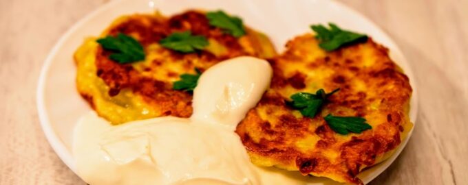 Быстрые и лёгкие котлеты из кабачков