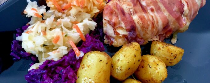 Куриные рулетики с моцареллой и беконом