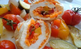 Запеченные куриные рулетики с овощами
