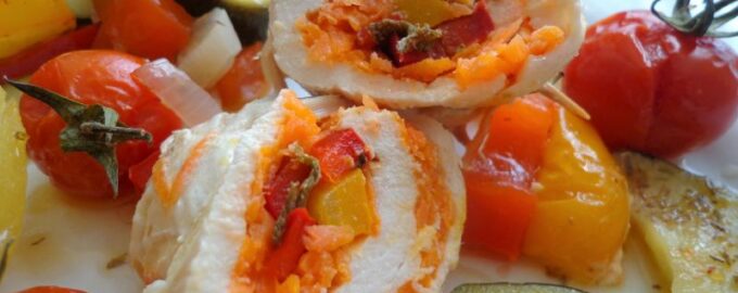 Запеченные куриные рулетики с овощами