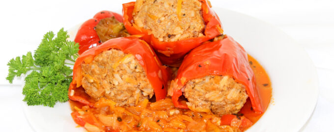 Фаршированные перцы с фаршем и рисом.