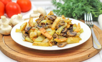 Жареная картошка с грибами шампиньонами
