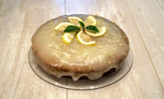 Банановый пирог с лимонной заливкой