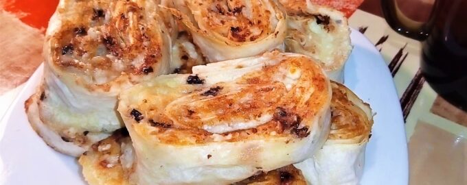 Быстрый завтрак из лаваша с творогом