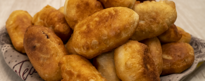 Пирожки с мясом из бездрожжевого теста жареные