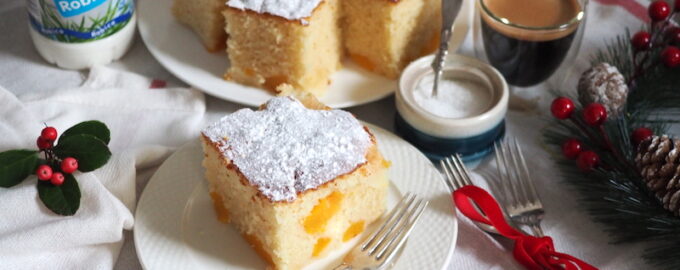 Пирог с персиками