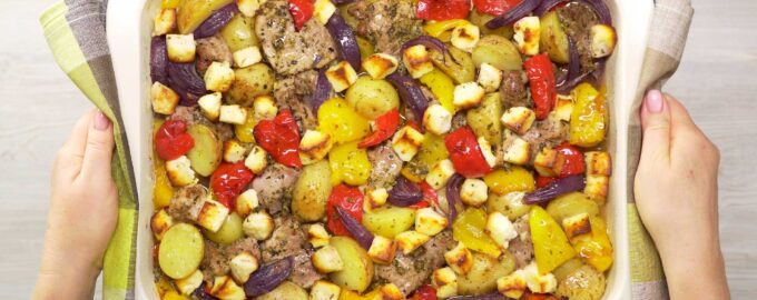 Свинина с картошкой и овощами, запеченная в духовке