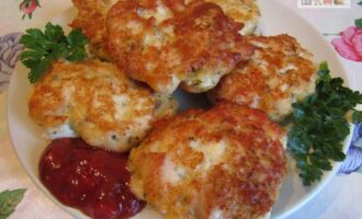 Куриные котлеты с сыром и чесноком
