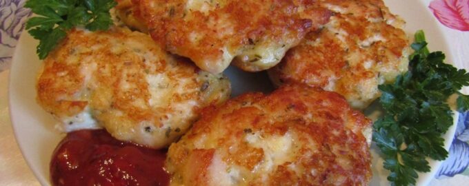 Куриные котлеты с сыром и чесноком