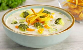 Сырный суп с овощами