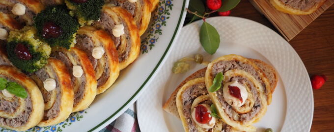 Сырный рулет на Новый год