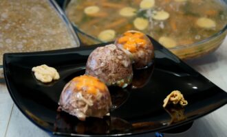 Прозрачный холодец из трех видов мяса
