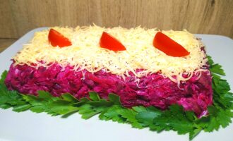 Салат с говядиной свеклой и квашеной капустой