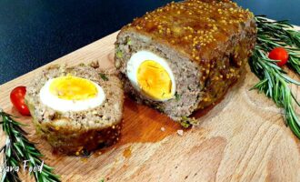 Мясной рулет из фарша с яйцом в духовке