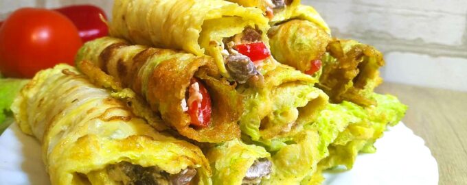 Рулетики из пекинской капусты с начинкой.