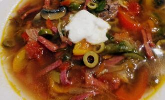 Мясная солянка с грибами