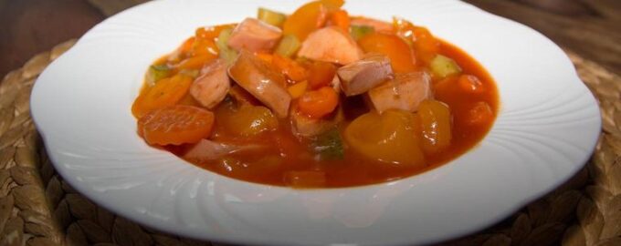Солянка с колбасками