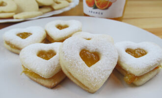 Миндальное печенье с апельсиновым джемом
