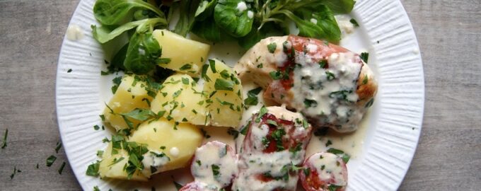 Куриная грудка в сливочном соусе с горгонзолой