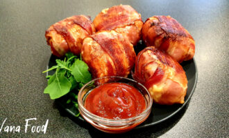 Куриные рулетики с сыром в беконе