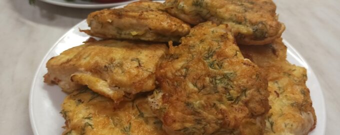 Сочные и нежные отбивные из куриной грудки в кляре с сыром