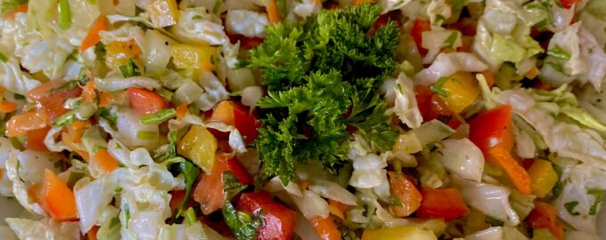 Салат из китайской капусты с горчичным соусом