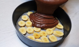 Заливной банановый пирог