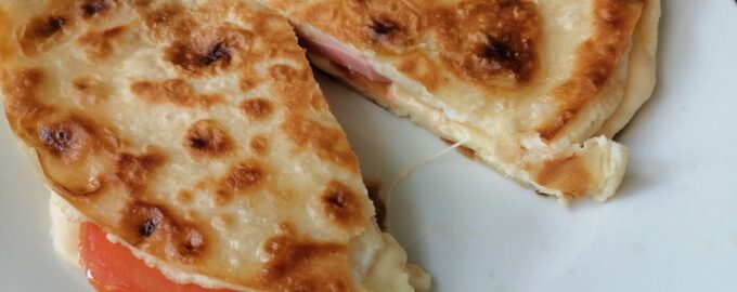 Омлет в лаваше. Простой и вкусный завтрак