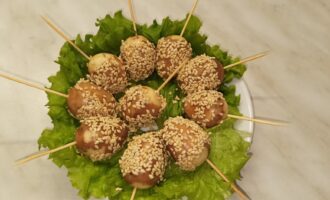 Вкусная и оригинальная закуска из перепелиных яиц/Яйца по-тайски