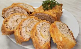 Рулет из лаваша с фаршем и сыром