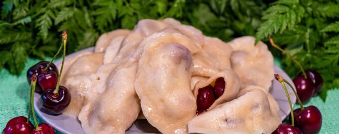 Вареники с вишнями по-домашнему