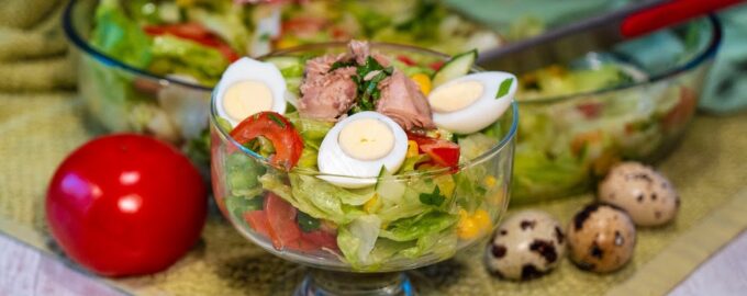 Салат с тунцом и кукурузой на праздничный стол