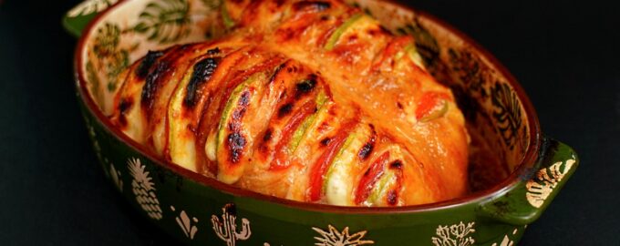 Шедеврально вкусно из простых ингредиентов! Сочная куриная грудка в духовке с овощами