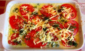 Запеканка из курицы с кабачками и помидорами