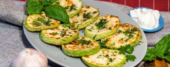 Жареные кабачки с чесноком