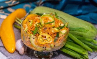Кабачки с морковью по-корейски
