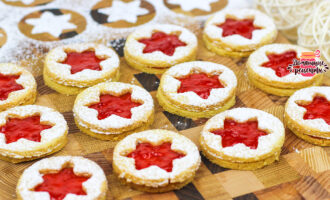 Миндальное Линцерское печенье с джемом