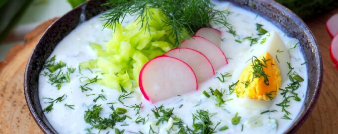 Холодник с огурцами и редисом