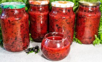 Чёрная смородина перетертая с сахаром на зиму