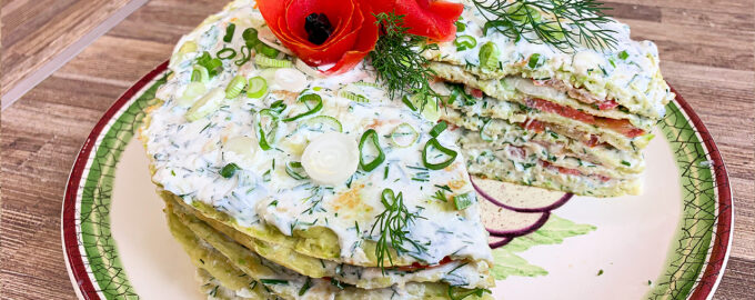 Кабачковый торт с помидорами и чесноком