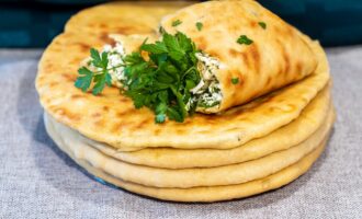 Лепешки с сыром и зеленью на кефире