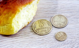 9 копеек! Не все поймут, но многие вспомнят сдобные булочки из СССР