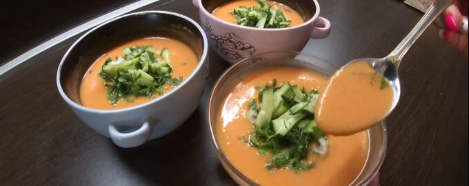 Гаспачо — холодный испанский суп из томатов!