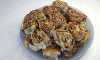 Рулеты из лаваша с картофелем и грибами