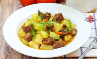 Вкуснейшая тушеная картошка с мясом Невероятно мягкая и сочная.