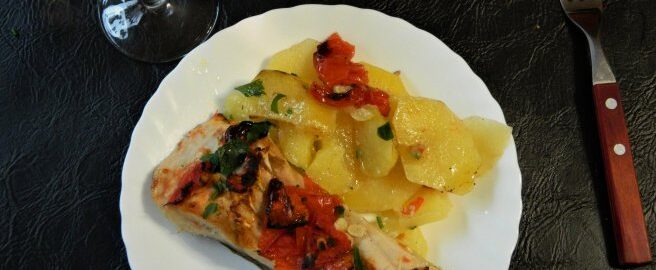 Карп с картошкой в духовке