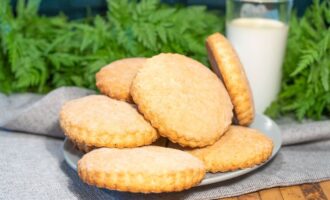 Песочное печенье на сметане и масле по-домашнему