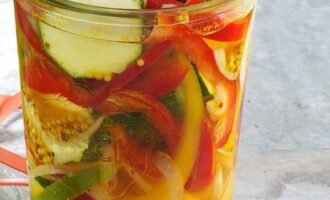 Пряные кабачки с перцем на зиму
