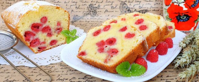 Кекс с малиной
