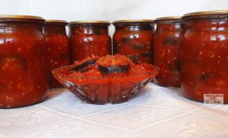 Баклажаны на зиму в томатном остром соусе
